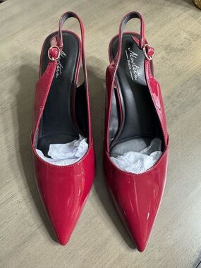 NIB Mostrin Slingback Heels